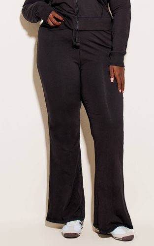 Black Pantalon Évasé Skinny Taille Basse Basique Grande Taille Ensemble | Taille 46 - PrettyLittleThing - Modalova