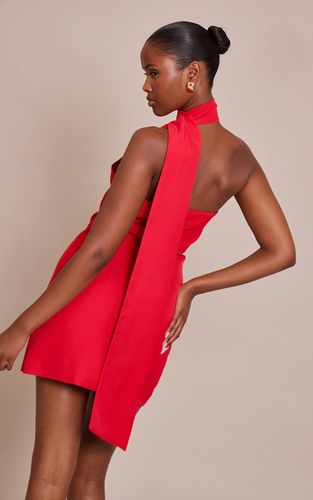 Red Robe Courte Asymétrique Tissée Avec Détail Foulard | Taille 42 - PrettyLittleThing - Modalova