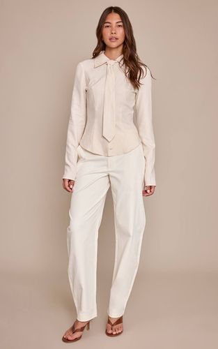 Cream Pantalon Tissé À Jambe Tonneau Avec Boutons | Taille 42 - PrettyLittleThing - Modalova