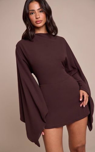 Dark Brown Combi-short Petite Chocolat Dos Ouvert Fluide Avec Liens À Nouer | Taille 42 - PrettyLittleThing - Modalova