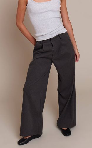 Charcoal Pantalon Droit Tailleur En Tissu Brossé | Taille 42 - PrettyLittleThing - Modalova