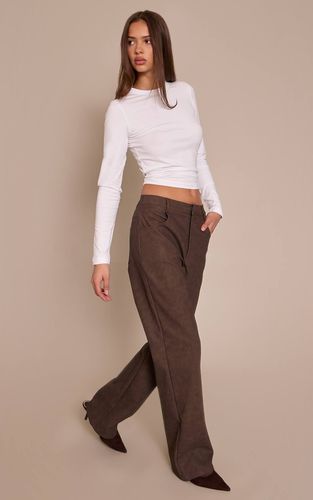 Brown Pantalon Droit En Synthétique Texturé | Taille 42 - PrettyLittleThing - Modalova