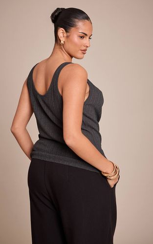 Charcoal Haut En Maille Col Bénitier Avec Détails Contrastés Grande Taille | Taille 2XL - PrettyLittleThing - Modalova