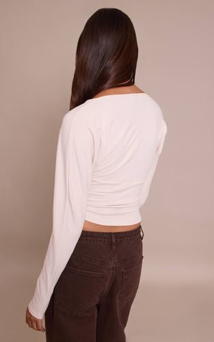 Cream Haut À Manches Longues Ultra Doux Avec Décolleté Plongeant Et Détails | Taille 42 - PrettyLittleThing - Modalova