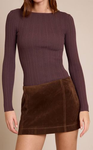 Brown Mini-jupe En Faux Suède Avec Détails De Coutures | Taille 42 - PrettyLittleThing - Modalova