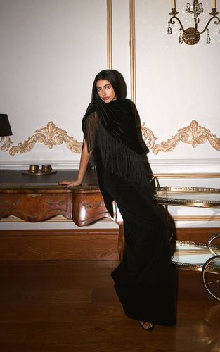 Black Robe Longue En Velours À Col Montant Extrême Et Détails Froncés | Taille 32 - PrettyLittleThing - Modalova