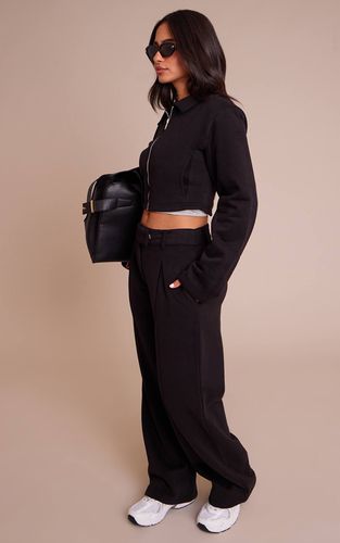 Black Jogging Petite Taille À Jambes Larges Avec Détails De Coutures Ajustées | Taille XS - PrettyLittleThing - Modalova