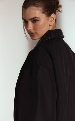 Black Bomber En Nylon À Col Matelassé | Taille XS - PrettyLittleThing - Modalova