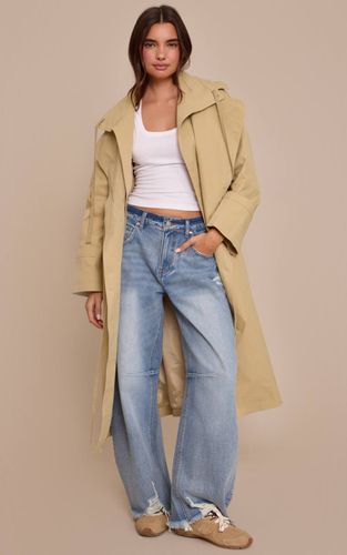 Jean Barrel Bleu Moyen Effet Usé | Taille 42 - PrettyLittleThing - Modalova