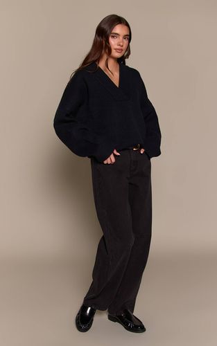 Black Jean Barrel Taille Basse Avec Détails De Coutures | Taille 32 - PrettyLittleThing - Modalova