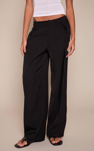 Black Pantalon Large Tissé À Plis Latéraux | Taille 34 - PrettyLittleThing - Modalova