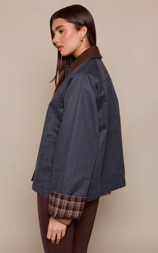 Navy Veste Longue Style Barn À Col Contrasté | Taille 32 - PrettyLittleThing - Modalova