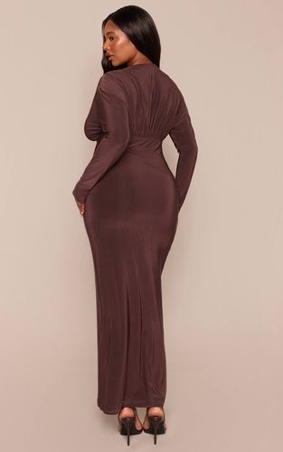 Robe Mi-longue Plongeante En Tissu Slinky Grande Taille | Taille 46 - PrettyLittleThing - Modalova
