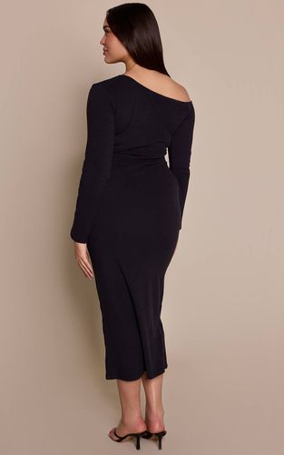 Robe Maxi Épaules Dénudées Toucher Doux Grande Taille | Taille 46 - PrettyLittleThing - Modalova