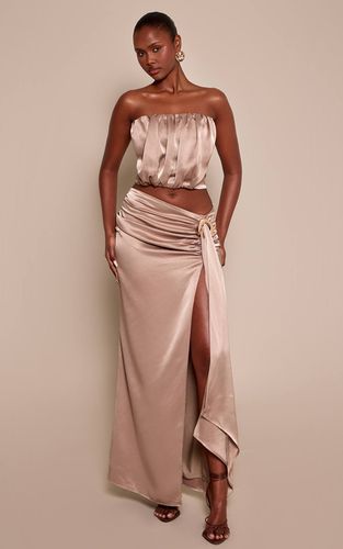 Jupe Longue Satinée Dorée Avec Détail De Finition | Taille 32 - PrettyLittleThing - Modalova