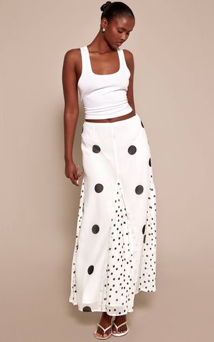 Cream Jupe Longue En Mousseline À Pois Contrastés | Taille 32 - PrettyLittleThing - Modalova
