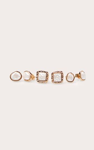 Gold Lot De Clous D'oreilles Texturés À Perles - PrettyLittleThing - Modalova