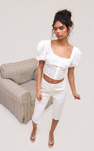 White Capri En Coton Broderie Anglaise | Taille 42 - PrettyLittleThing - Modalova