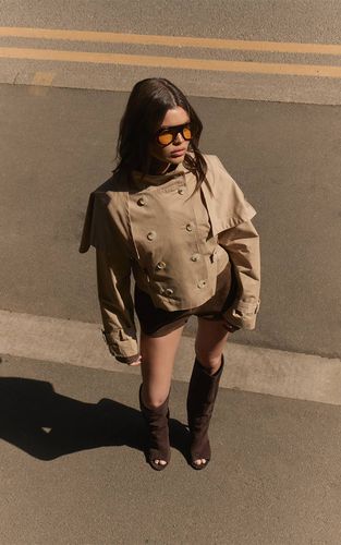 Trench Court Col Montant Avec Détail Cape | Taille XS - PrettyLittleThing - Modalova