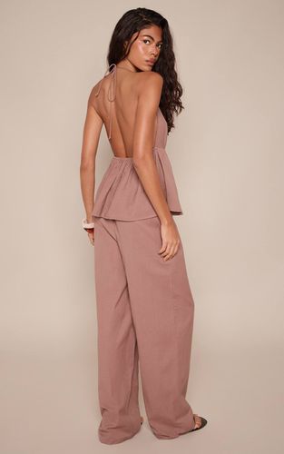 Combinaison À Col Licou Avec Basque Aspect Lin | Taille 42 - PrettyLittleThing - Modalova