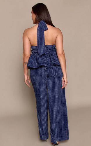 Blue Combinaison Grande Taille À Pois Col Licou Et Jambes Larges | Taille 54 - PrettyLittleThing - Modalova