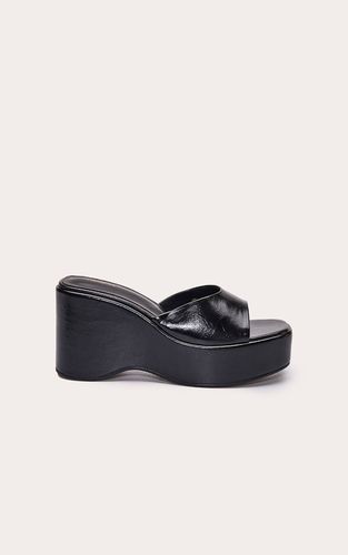 Black Mules Compensées Vernies Plissées | Taille 33 - PrettyLittleThing - Modalova