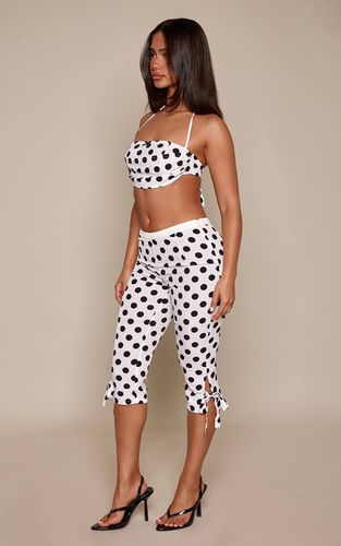 White Pantalon Capri Ajusté À Pois Petite Taille Co-ord | Taille 36 - PrettyLittleThing - Modalova
