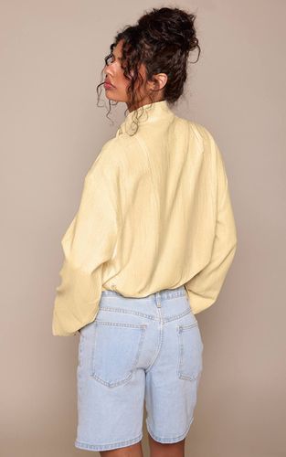 Lemon Chemise À Manches Longues Col Montant Avec Détail À Nouer | Taille 42 - PrettyLittleThing - Modalova