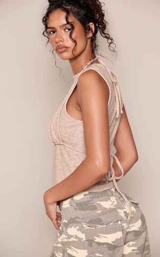 Sand Débardeur Court En Jersey Brossé Épais Avec Superposition Bralette | Taille 42 - PrettyLittleThing - Modalova