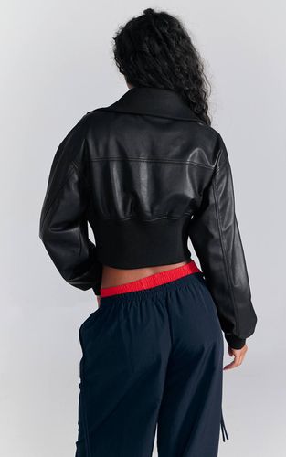 Black Veste En Synthétique À Détails Côtelés | Taille XS - PrettyLittleThing - Modalova