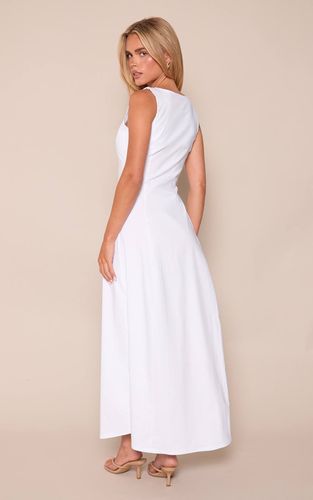 White Robe Longue Sans Manches À Encolure Dégagée Petite | Taille 32 - PrettyLittleThing - Modalova