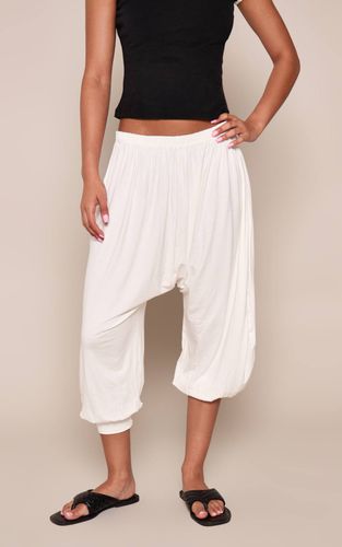 Cream Pantalon Jersey Ballon Court | Taille 32 - PrettyLittleThing - Modalova