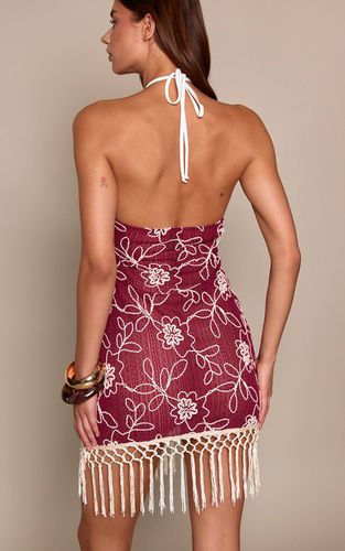 Wine Robe Courte À Franges Col Licou Texturé Motif Floral | Taille 34 - PrettyLittleThing - Modalova