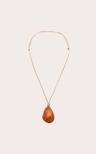 Brown Collier Pendentif Ambre Sur Cordon - PrettyLittleThing - Modalova