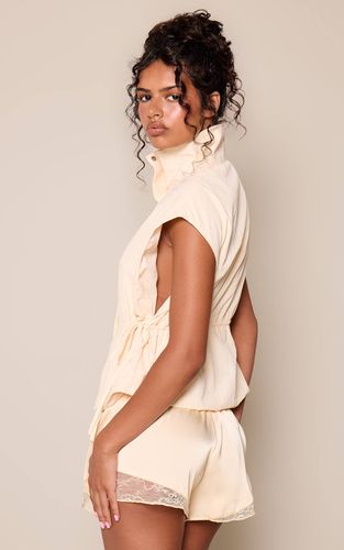 Butter Cream Haut Sans Manches Style Utilitaire À Fermeture Éclair | Taille 42 - PrettyLittleThing - Modalova