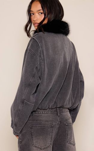 Dark Grey Veste En Jean Oversize Avec Col En Synthétique | Taille XS - PrettyLittleThing - Modalova
