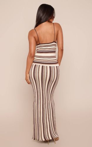 Multi Robe Maxi À Taille Basse Rayée En Maille À Bretelles Petite | Taille Medium - PrettyLittleThing - Modalova