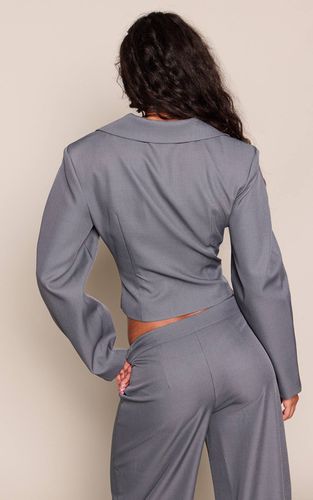 Grey Blazer Ajusté Avec Épaulettes Structurées Et Fermeture Éclair Double Curseur | Taille 42 - PrettyLittleThing - Modalova