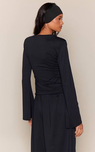 Black Haut Ajusté À Détail Épaulettes Toucher Doux | Taille 42 - PrettyLittleThing - Modalova