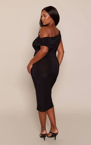 Black Robe Mi-longue Asymétrique Grande Taille En Tissu Slinky | Taille 46 - PrettyLittleThing - Modalova