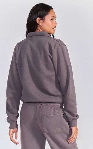 Charcoal Sweat-shirt Polo En Molleton De Coton Avec Boutons | Taille XS - PrettyLittleThing - Modalova