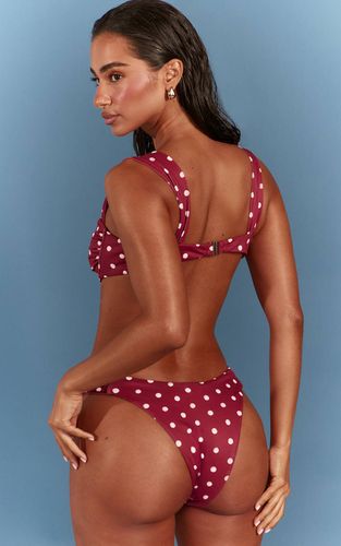 Red Haut De Bikini À Armatures À Pois Profonds | Taille 42 - PrettyLittleThing - Modalova