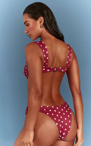 Red Bas De Bikini Tanga À Bretelles Épaisses À Pois Profonds | Taille 34 - PrettyLittleThing - Modalova