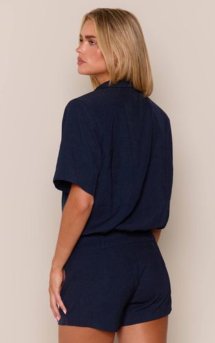 Navy Combi-short Tissée Petite Taille À Col Montant Et Taille Cintrée | Taille 42 - PrettyLittleThing - Modalova