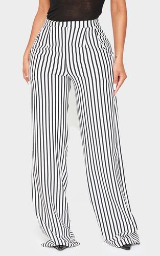 Black Pantalon Large À Rayures Shape | Taille 42 - PrettyLittleThing - Modalova