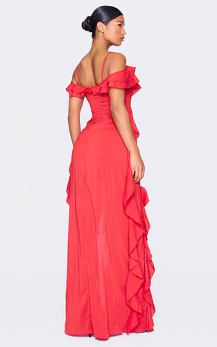 Red Robe Longue À Épaules Dénudées Avec Détails À Volants | Taille 32 - PrettyLittleThing - Modalova