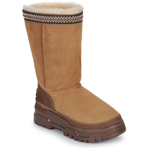 Bottes neige W CLASSIC TALL TRAILGAZER - UGG - Modalova