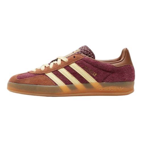 Baskets Gazelle Indoor Maroon Almost Yellow - adidas - Modalova