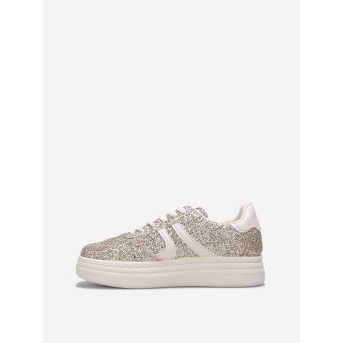 Baskets Baskets, slip-on - Doré - La Modeuse - Modalova