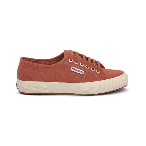 Baskets basses Superga Classic - Superga - Modalova
